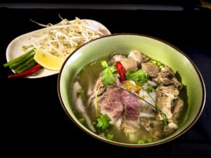 Vietnamese Beef Soup ก๋วยเตี๋ยวเนื้อ Pho Bo