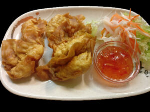 Giao Kung Thod เกี๊ยวกุ้งทอด Fried Shrimp Wontons