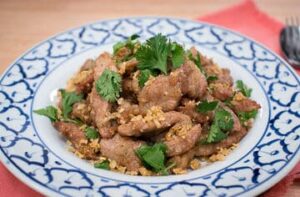 Kathiem Prik Thai กระเทียมพริกไทย Garlic & Pepper Stir Fry